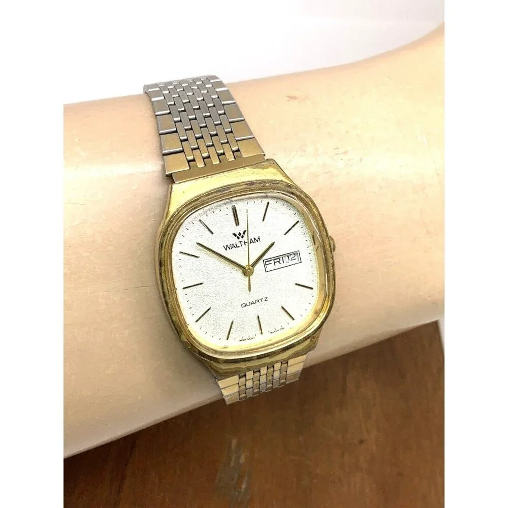 Waltham Mens Watch Vintage Quartz Silver Dial Day Date 33mm Gold Steel B…